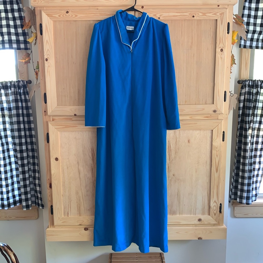 Nicole Wise VINTAGE blue velour fleece zip front robe size L
